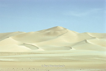 A star dune, shaped by varying wind directions, close to Adrar Chiriet