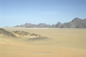 Here we made our night camp, with view on Adrar Chiriet